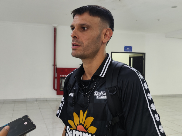 Gelandang Persib, Tyronne del Pino