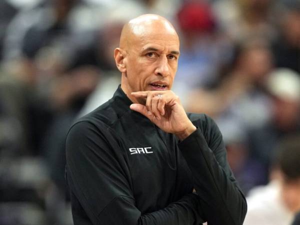 Doug Christie menukangi Kings sejak Desember dengan rekor 27-24 dan membawa mereka ke babak play-in. (Foto: AP)