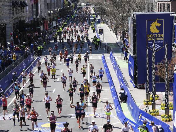 Dengan peserta dari 128 negara, tingkat partisipasi Maraton Boston 2025 tetap tinggi. (Foto: AP)