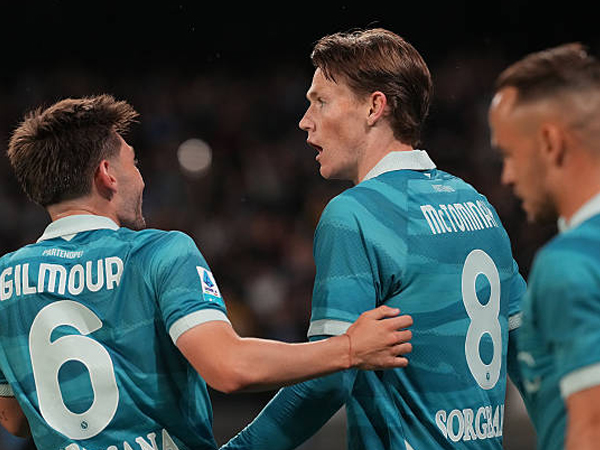 Stanislav Lobotka Puji Peran Scott McTominay dan Billy Gilmour di Napoli