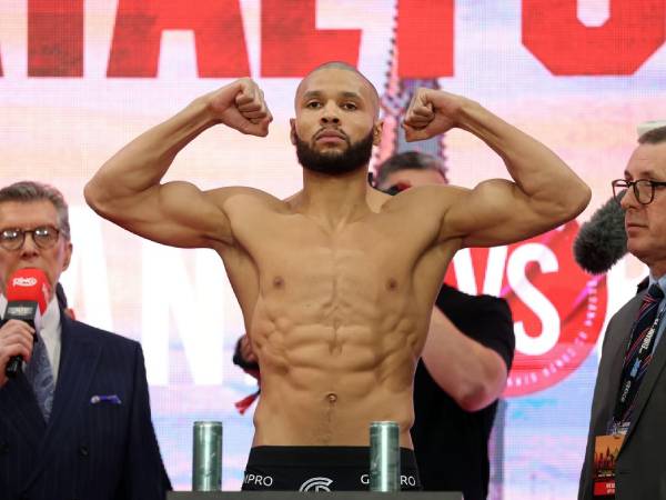 Chris Eubank Jr, seorang petinju kelas menengah alami, harus mengurangi berat badannya. (Foto: Fight TV)