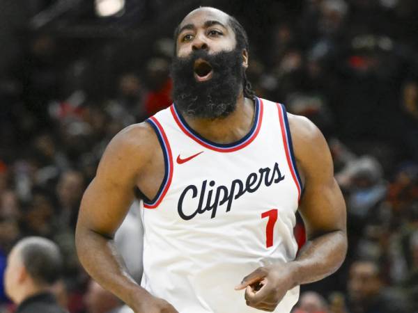 Kepindahannya kembali ke Los Angeles juga membuat James Harden lebih dekat dengan keluarganya. (Foto: AP)