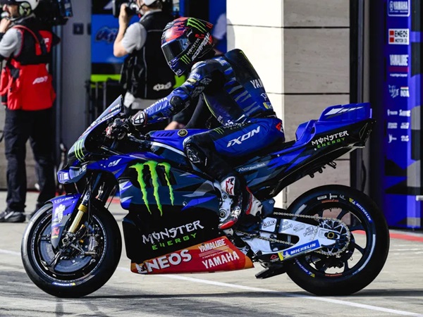 Alex Rins Alami Keretakan di Pergelangan Tangan