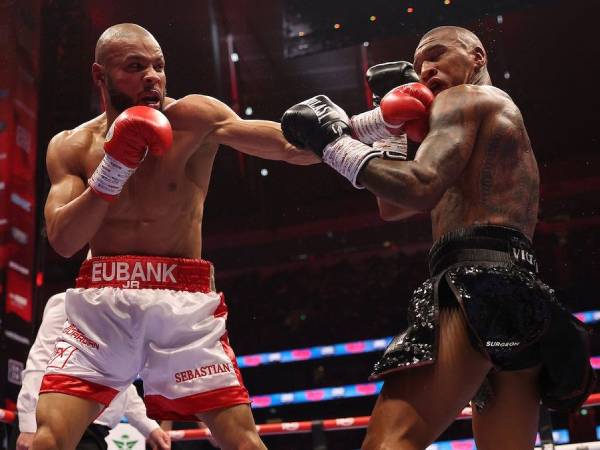 Chris Eubank Jr (kiri) dan Conor Benn. (Foto: Fight TV)