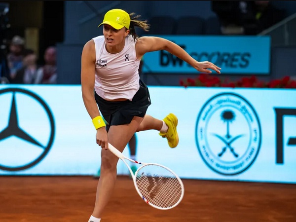 Lumpuhkan Linda Noskova, Iga Swiatek Pertahankan Kemenangan Beruntun Di Madrid