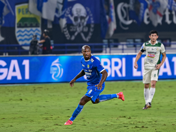 Striker Persib, Gervane Kastaneer