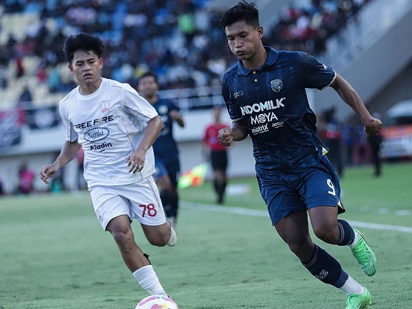 Penyerang Persita Tangerang, Ahmad Nur Hardianto di laga kontra Persis Solo