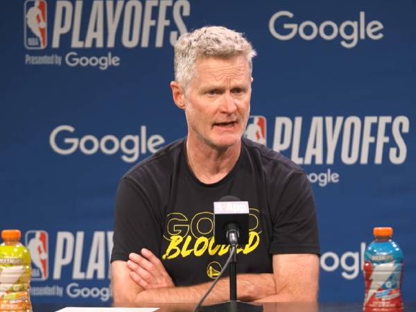 Pelatih Steve Kerr menyoroti penyesuaian di paruh pertama yang membantu mengubah permainan Warriors di Game 3. (Foto: Youtube)