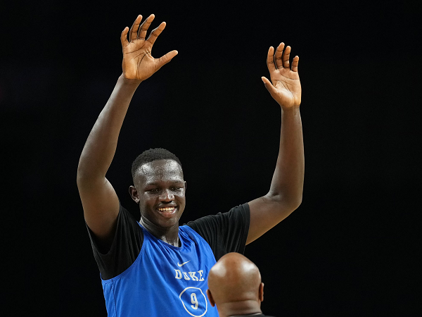Khaman Maluach putuskan ikuti NBA Draft 2025.