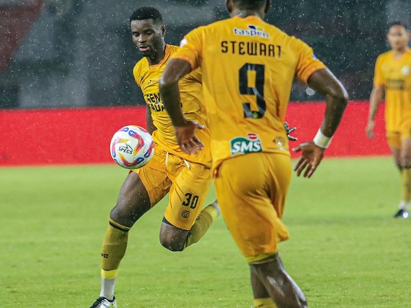 Gelandang Semen Padang FC, Alhassan Wakaso