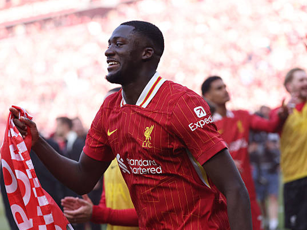 Ibrahima Konate Nikmati Momen Emosional Usai Raih Gelar Premier League