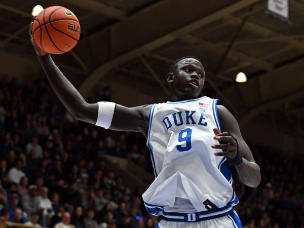 Penampilannya membantu Blue Devils mencapai Final Four, dengan Khaman Maluach menjadi starter di setiap pertandingan. (Foto: AP)