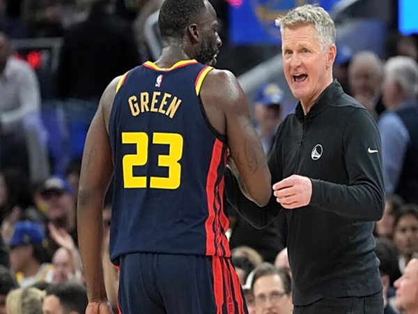 Steve Kerr Klaim Draymond Green Sebagai Pemain Bertahan Terbaik