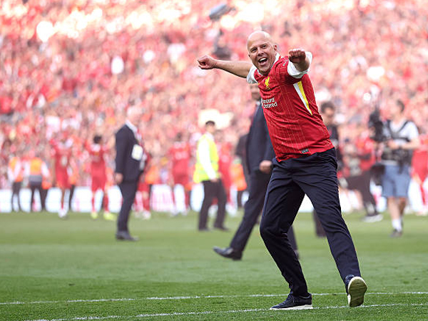 Sukses di Liverpool, Arne Slot Jawab Kritik Lewat Sepak Bola Indah