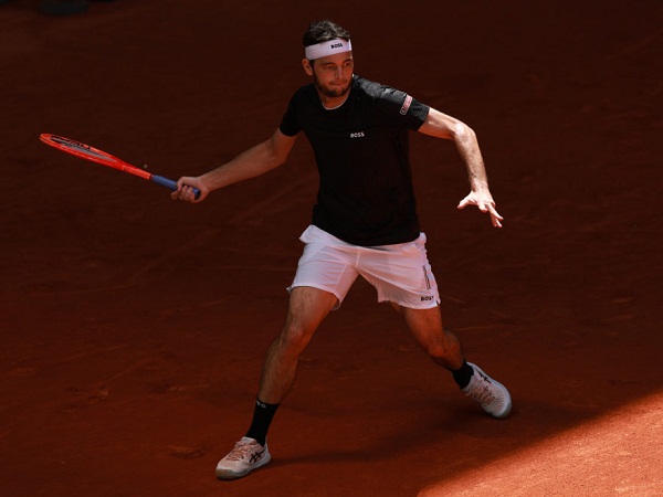 Taylor Fritz Dan Alex De Minaur Lihat Sisi Lain Dari Pemadaman Di Madrid Open