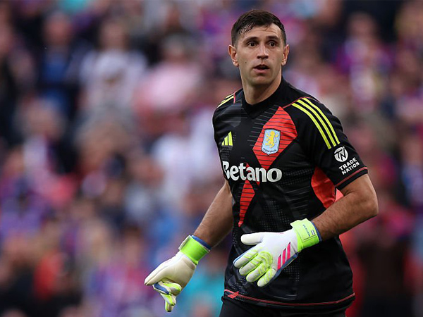 Emiliano Martinez.