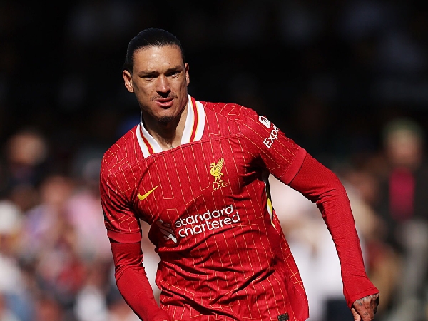 Striker Liverpool, Darwin Nunez, diperebutkan oleh Nottingham Forest dan Atletico Madrid