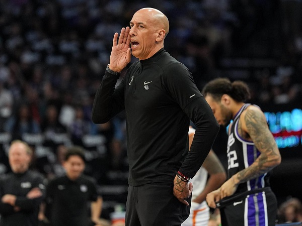 Doug Christie telah diangkat jadi pelatih kepala baru Sacramento Kings.
