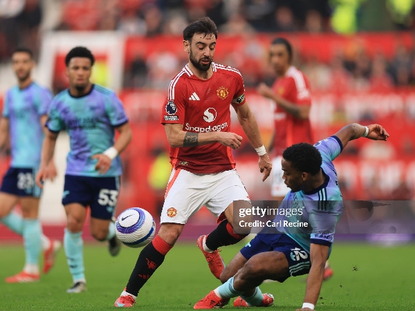 Arsenal dan Manchester United sama-sama melenggang ke semifinal kompetisi Eropa
