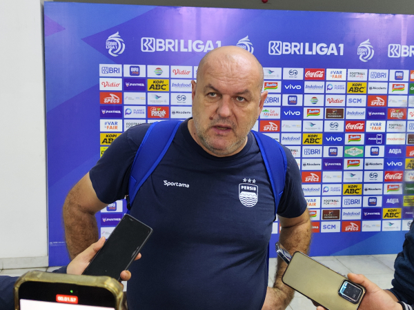 Pelatih Persib, Bojan Hodak waspadai kecepatan Sayuri bersaudara