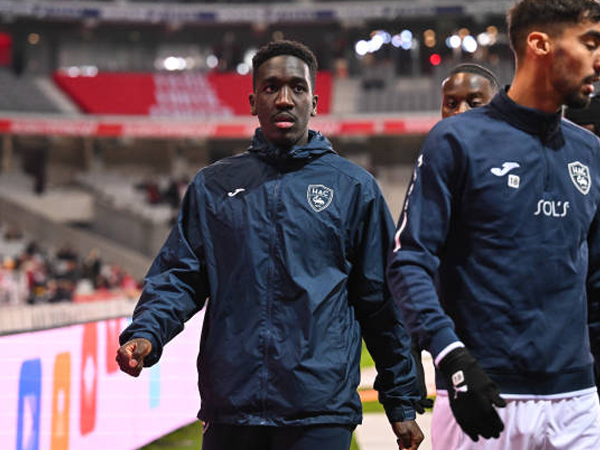 Enzo Kana-Biyik Segera Gabung ke Manchester United Secara Gratis