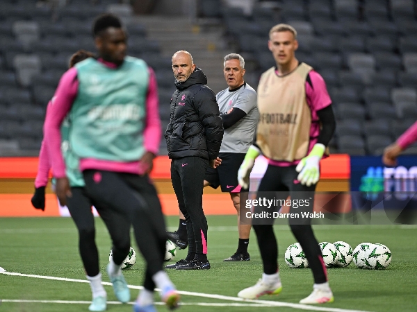 Enzo Maresca saat memimpin latihan Chelsea di 3Arena, markas Djurgarden