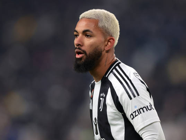 Nottingham Forest Terdepan Gaet Douglas Luiz dari Juventus