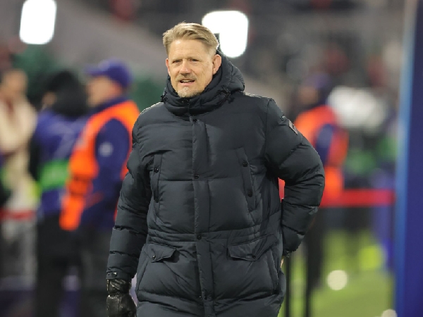 Peter Schmeichel mengomentari kekalahan Arsenal atas Paris Saint-Germain