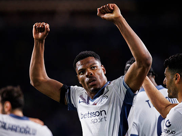 Tahan Imbang Barcelona, Denzel Dumfries Lihat Inter Milan yang Sebenarnya