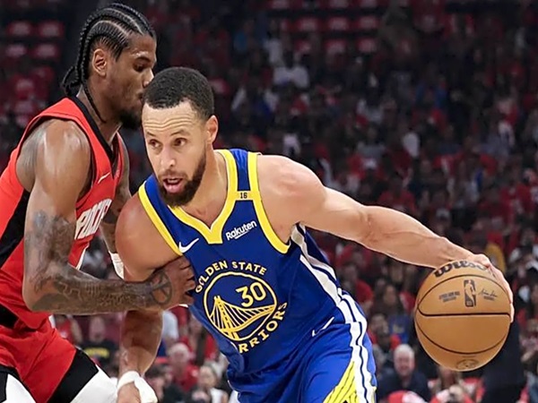 Warriors Dibantai Rockets, Stephen Curry Cetak Sejarah