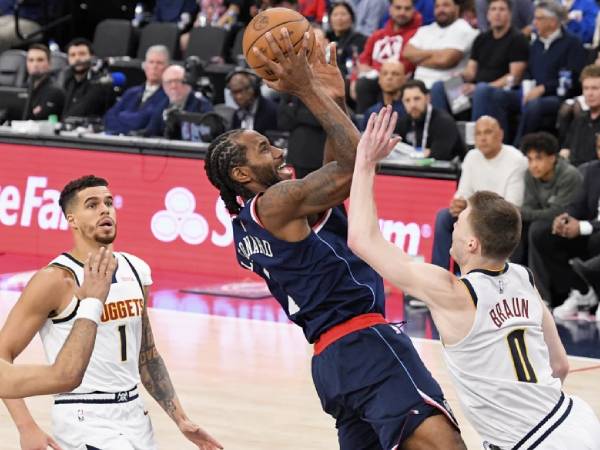 Seperti halnya James Harden, Kawhi Leonard juga memaksakan kehendaknya, memberikan pukulan satu-dua yang hebat kepada Los Angeles Clippers. (Foto: AP)