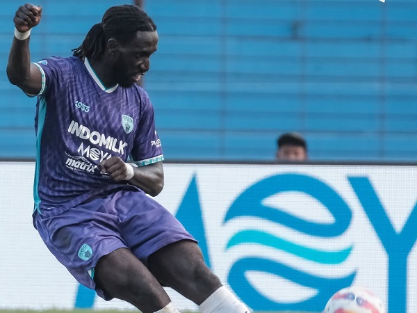 Pemain bertahan Persita Tangerang, Sandro Embalo