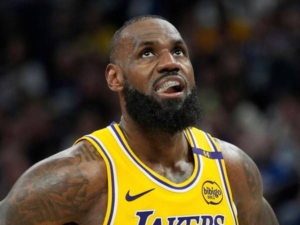 Ketidakmampuan LeBron James untuk menutup pertandingan membuat mereka kehilangan kesempatan untuk meraih gelar juara. (Foto: AP)