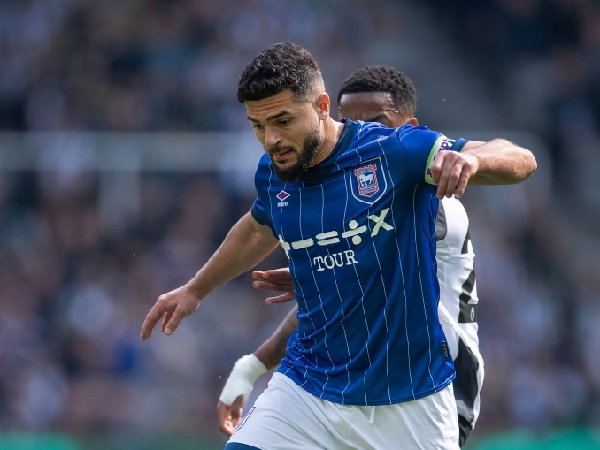 Kapten Ipswich Town, Sam Morsy