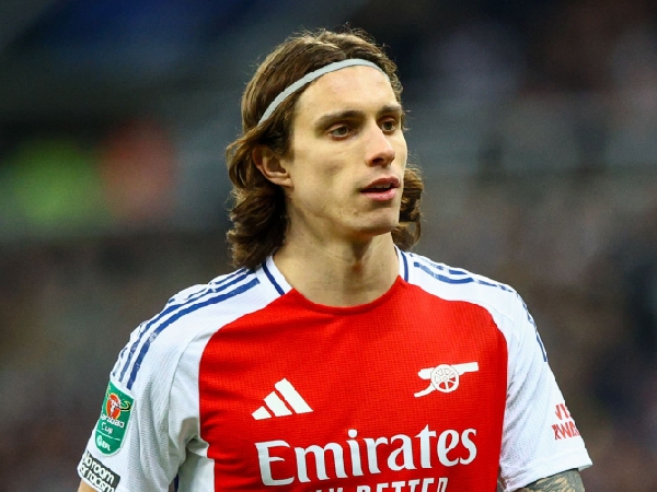 Riccardo Calafiori belum genap satu musim berseragam Arsenal