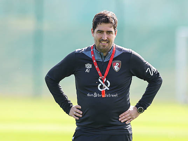 Jadi Target Spurs, Bournemouth Yakin Bisa Pertahankan Andoni Iraola