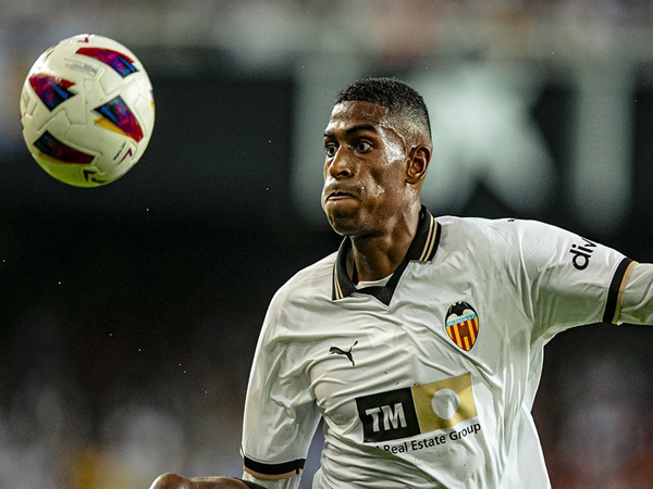 Defender incaran Atletico Madrid