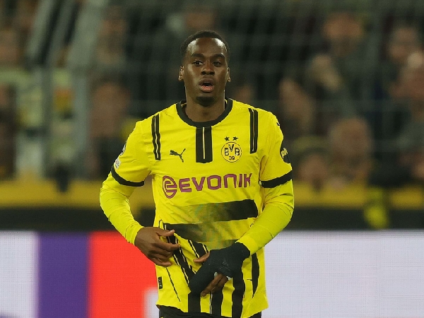 Striker muda Borussia Dortmund, Jamie Gittens, diperebutkan Arsenal dan Chelsea