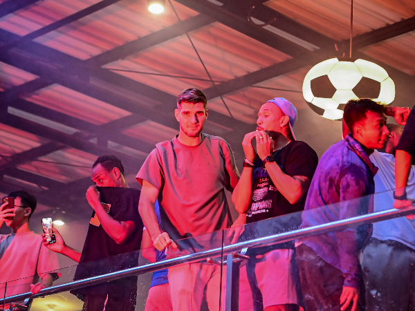 Nick Kuipers menilai Persib memang pantas juara