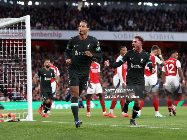 Michael Owen membahas persaingan Arsenal dan Liverpool musim depan