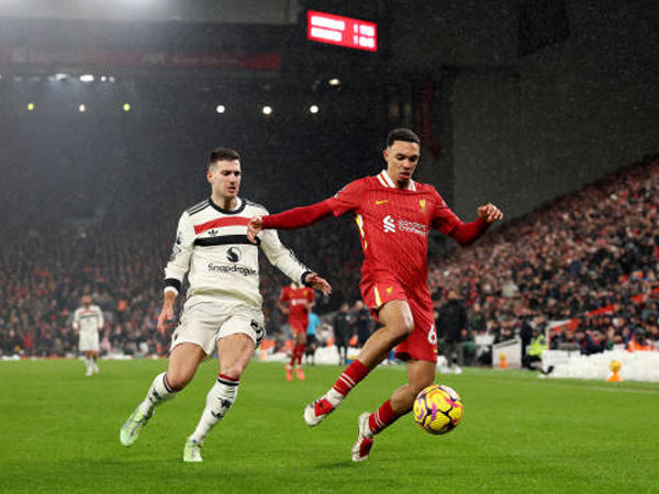 Trent Alexander-Arnold Mengaku 'Tak Ingat' Laga Kontra Manchester United