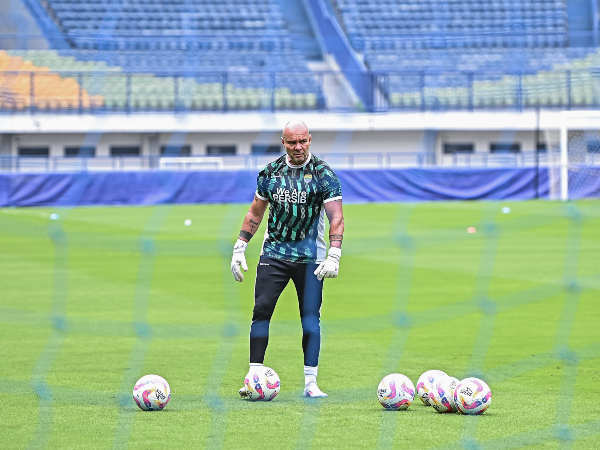 Pelatih kiper Persib, Luizinho Passos