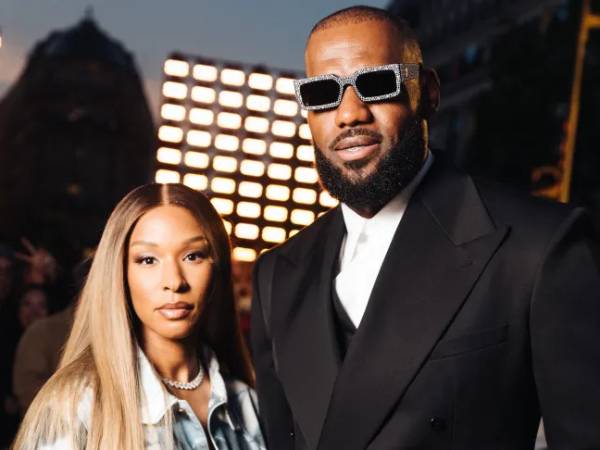 LeBron James (kanan) dan sang istri, Savannah, dalam sebuah acara. (Foto: People)