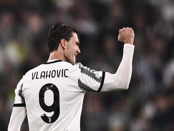 Juventus mulai memasang harga untuk Dusan Vlahovic, di tengah upaya perburuan tanda tangan striker Manchester United yakni Rasmus Hojlund / via Getty Images