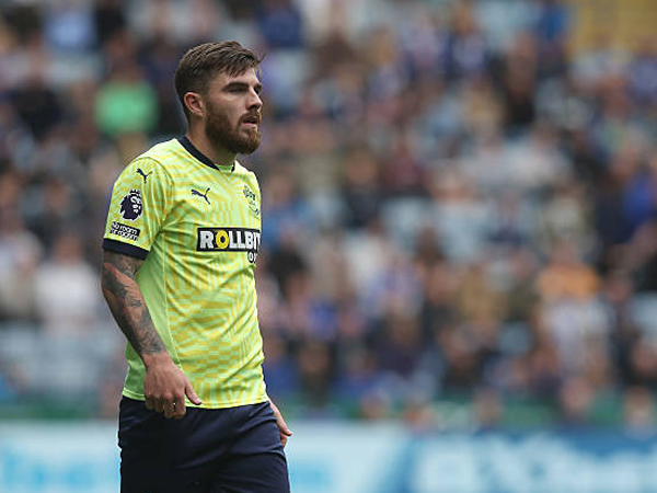 Ryan Manning dan Tekad Southampton Bangkit Usai Terdegradasi