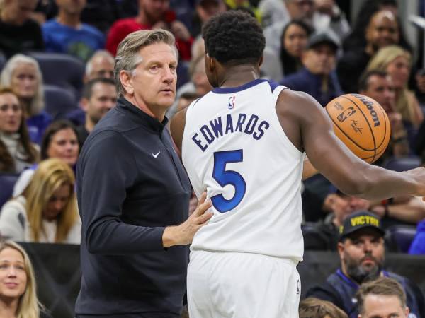 Pelatih kepala Minnesota Timberwolves, Chris Finch mengharapkan “lebih” dari Anthony Edwards. (Foto: AP)
