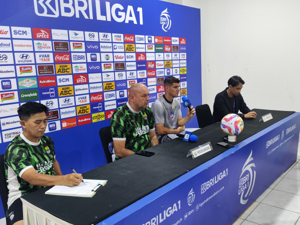 Bek Persib, Nick Kuipers