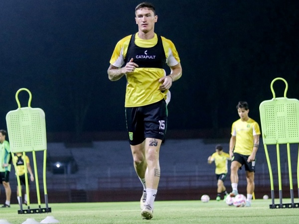 Pemain bertahan Persebaya Surabaya, Slavko Damjanovic