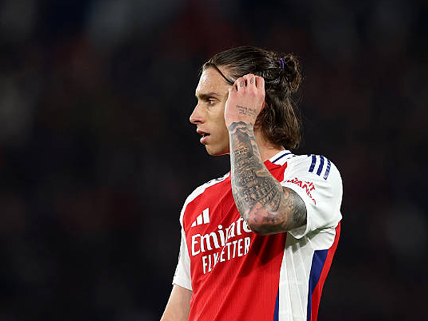 Arsenal Gugur dari Liga Champions, Riccardo Calafiori Kirim Pesan Singkat