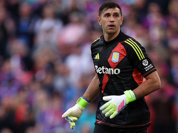 Emiliano Martinez.